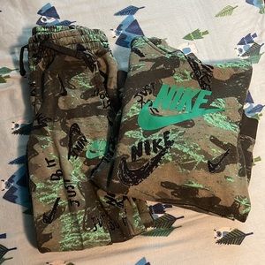 Nike Camo SET XL/L youth boys sweatshirt and pants set